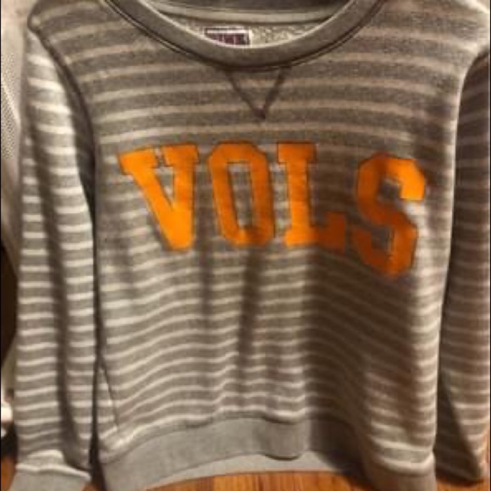 Womens PINK TN Vols sweatshirt. Size medium.